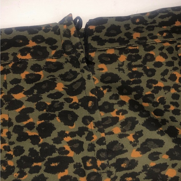 H&m green and orange cheetah animal print spotted mini skirt - Picture 4 of 6